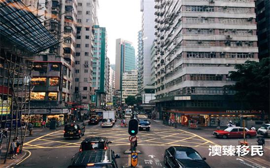 香港《2025年施政报告》出炉：投资移民进一步放宽，高才续签趋严